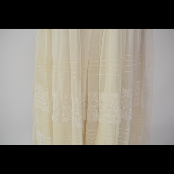 Vintage 1950s Cream Lace Wedding Dress - Picture 5 of 7